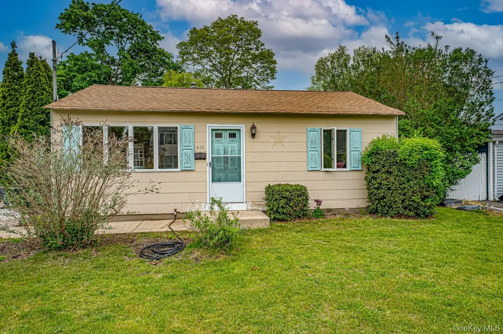 410 3rd Avenue East Northport NY 11731