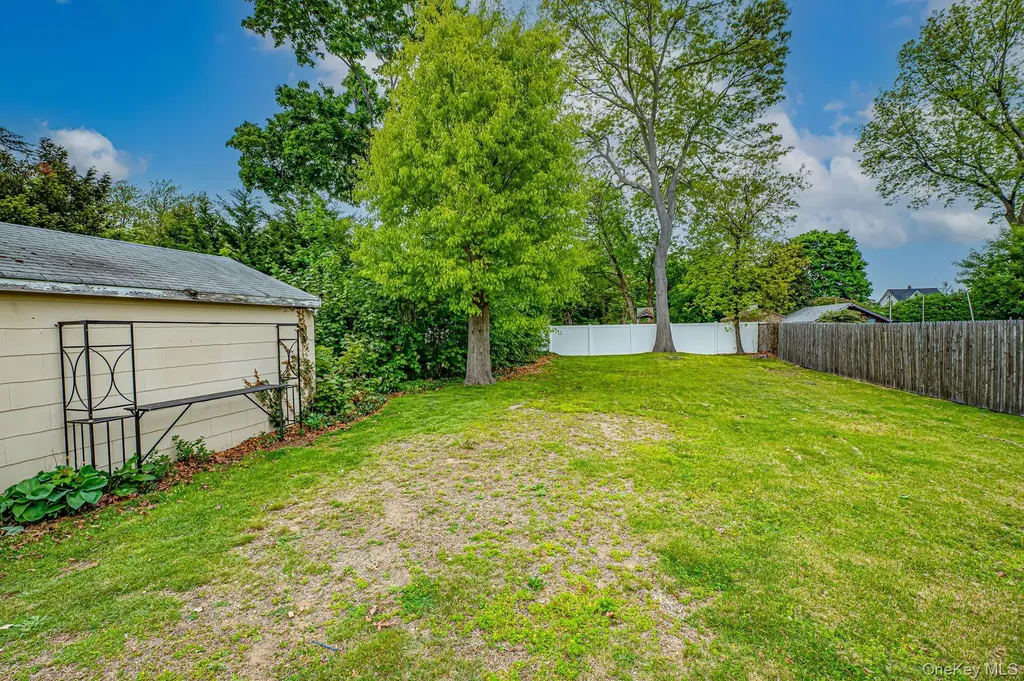410 3rd Avenue East Northport NY 11731