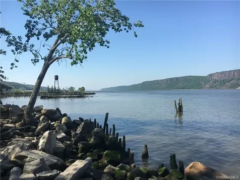 4 Ronny Circle Hastings-on-hudson NY 10706