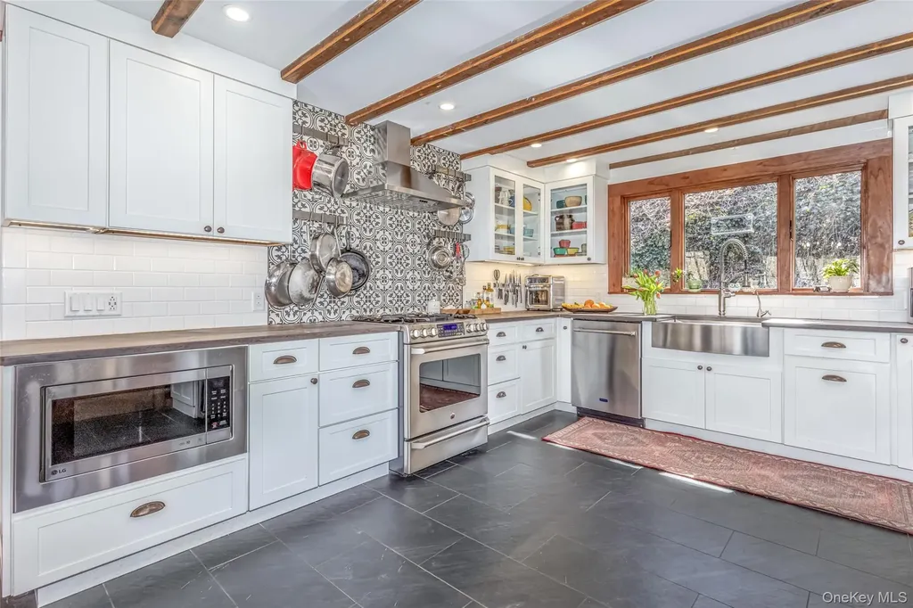 10 Deerpath Drive New Paltz NY 12561