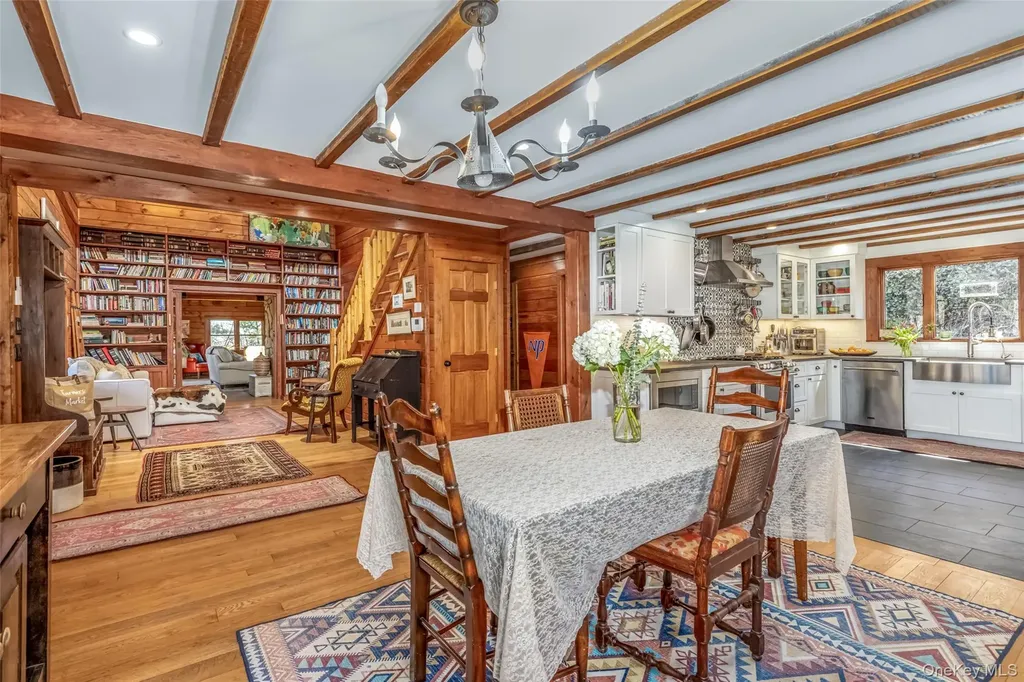 10 Deerpath Drive New Paltz NY 12561
