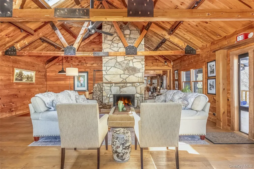 10 Deerpath Drive New Paltz NY 12561