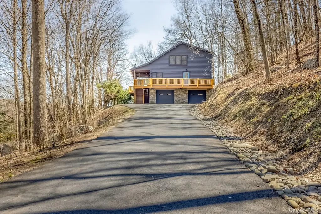 10 Deerpath Drive New Paltz NY 12561