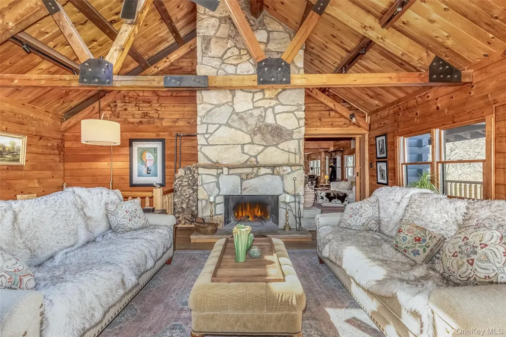 10 Deerpath Drive New Paltz NY 12561