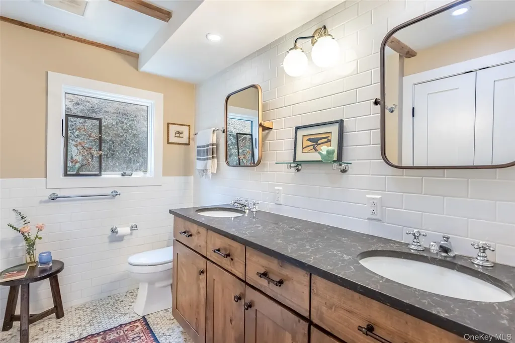 10 Deerpath Drive New Paltz NY 12561