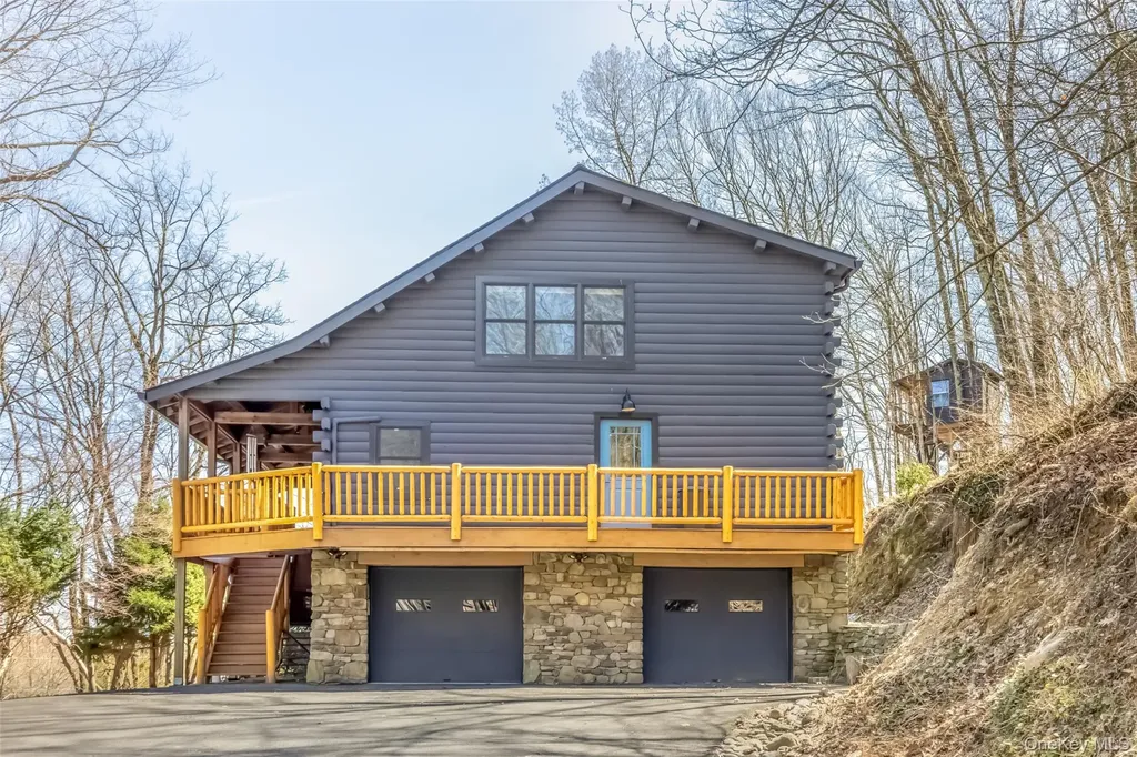 10 Deerpath Drive New Paltz NY 12561