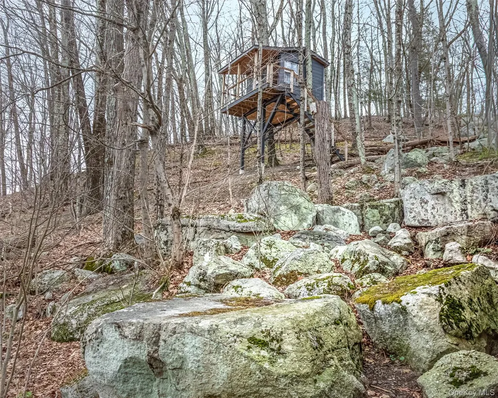 10 Deerpath Drive New Paltz NY 12561