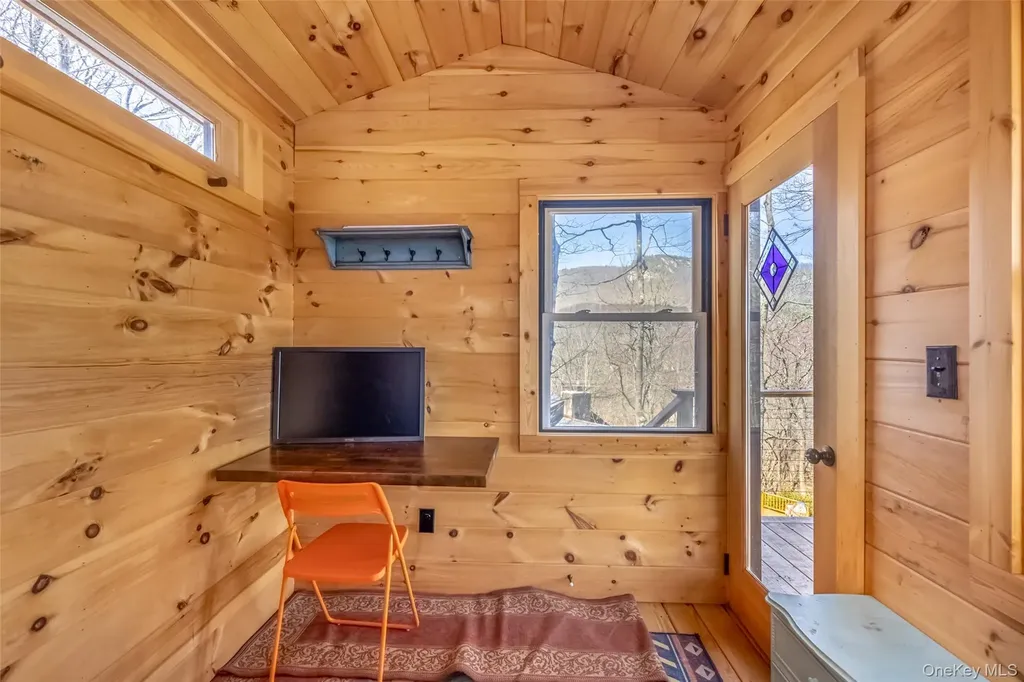 10 Deerpath Drive New Paltz NY 12561