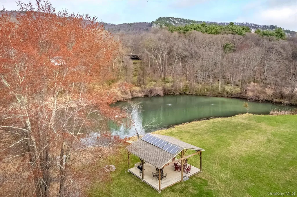 10 Deerpath Drive New Paltz NY 12561