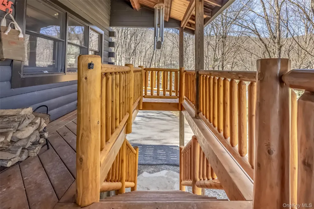 10 Deerpath Drive New Paltz NY 12561
