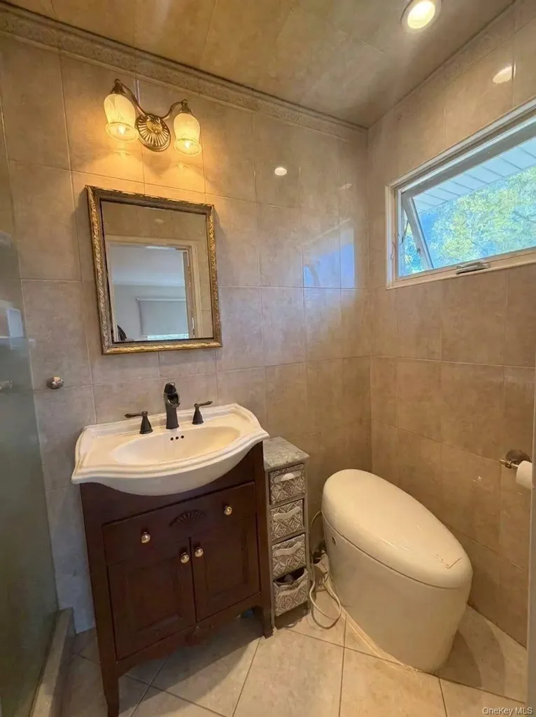 78 Sugar Maple Drive Roslyn NY 11576