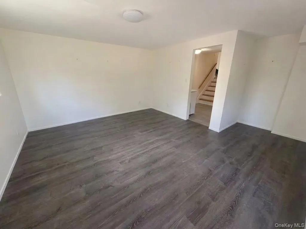 78 Sugar Maple Drive Roslyn NY 11576