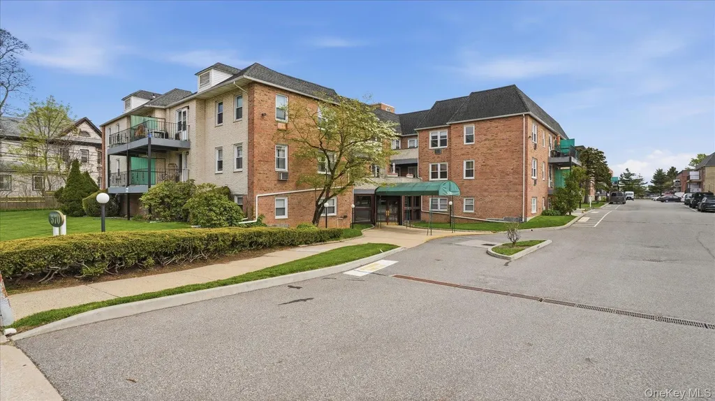 570 Broadway Lynbrook NY 11563