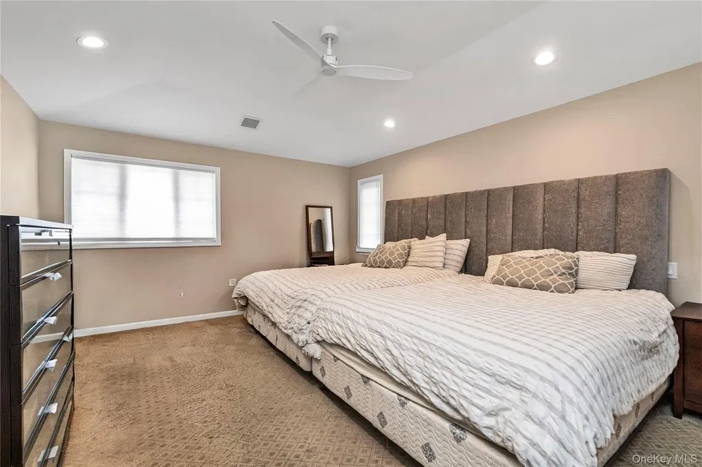 816 Cliffside Avenue North Woodmere NY 11581