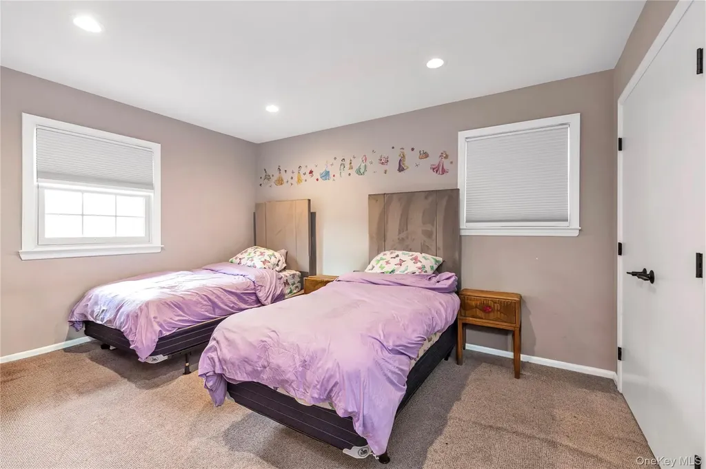 816 Cliffside Avenue North Woodmere NY 11581