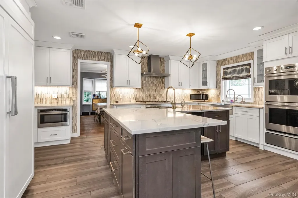 816 Cliffside Avenue North Woodmere NY 11581