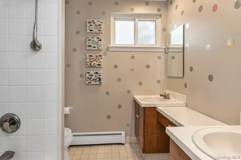 816 Cliffside Avenue North Woodmere NY 11581