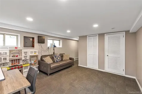 816 Cliffside Avenue North Woodmere NY 11581