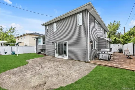 816 Cliffside Avenue North Woodmere NY 11581