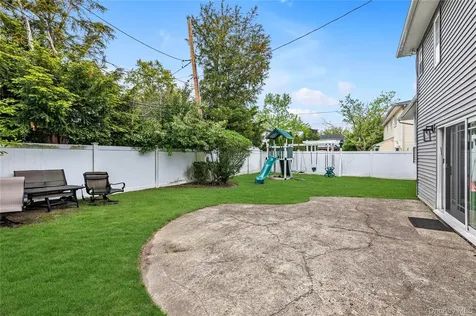 816 Cliffside Avenue North Woodmere NY 11581