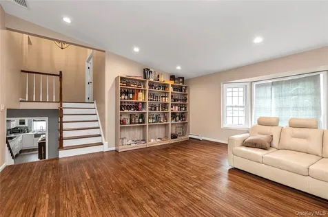 816 Cliffside Avenue North Woodmere NY 11581