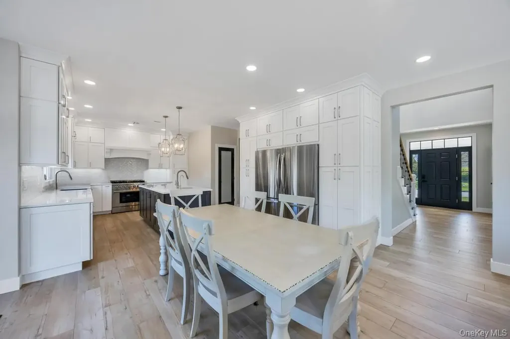 25 Maidstone Lane Wading River NY 11792