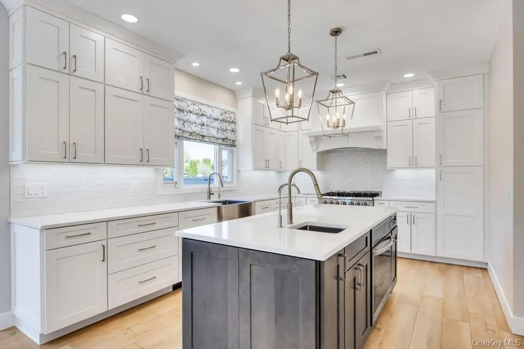 25 Maidstone Lane Wading River NY 11792