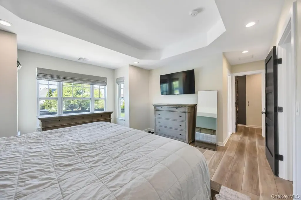 25 Maidstone Lane Wading River NY 11792