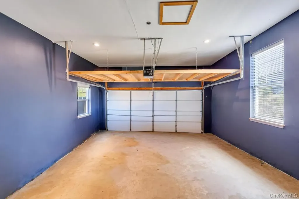 25 Maidstone Lane Wading River NY 11792