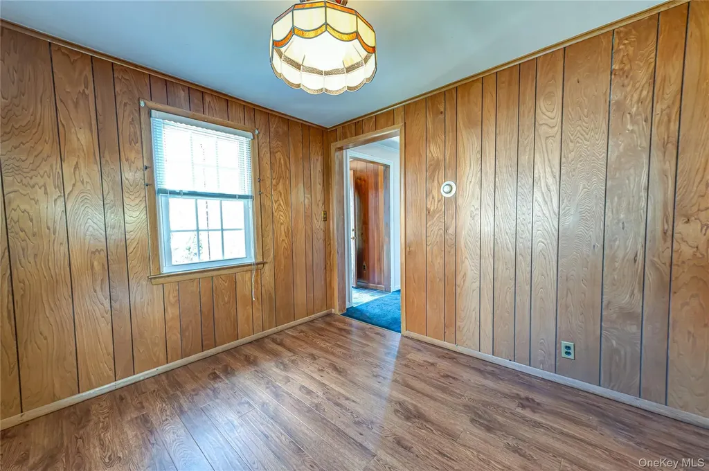 375 Latham Road Mineola NY 11501