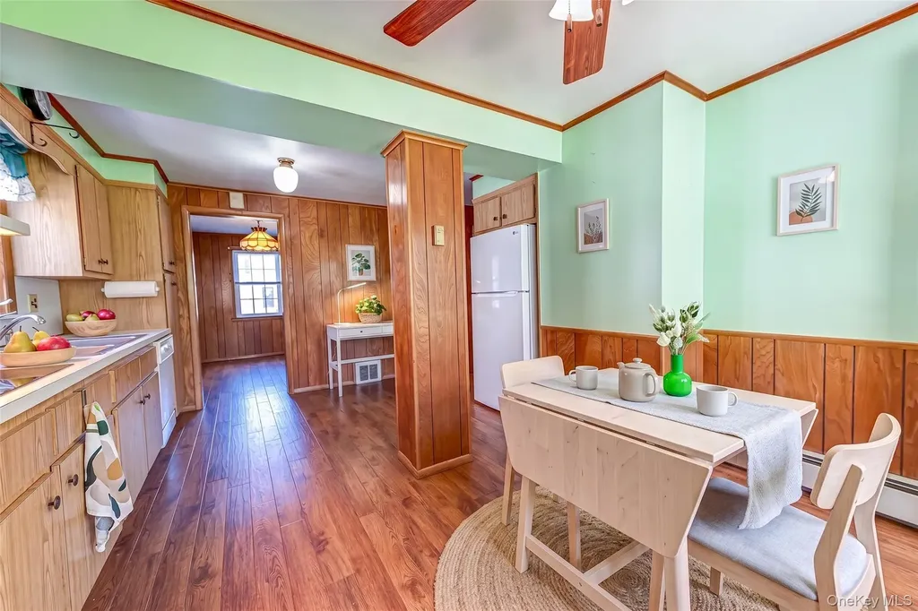 375 Latham Road Mineola NY 11501