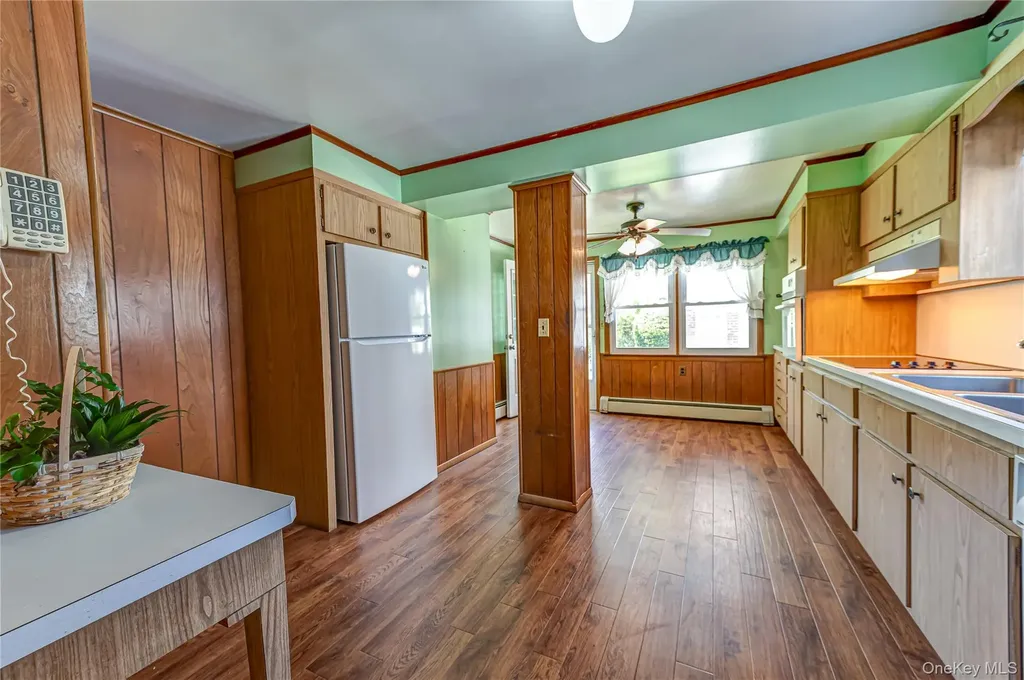 375 Latham Road Mineola NY 11501