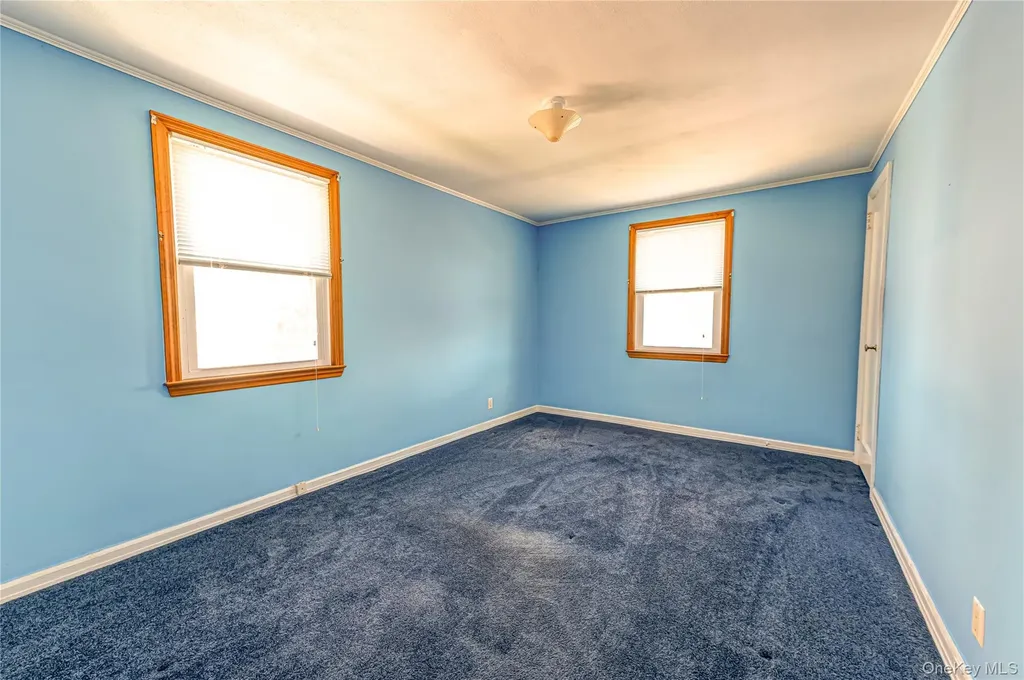 375 Latham Road Mineola NY 11501
