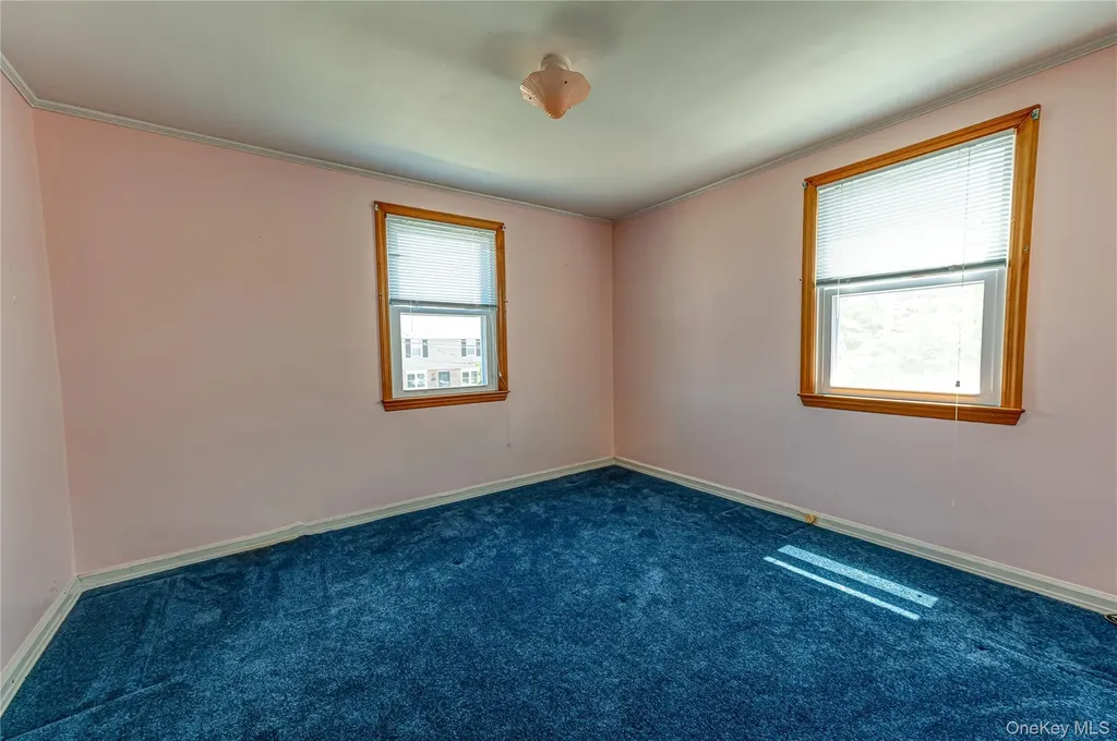 375 Latham Road Mineola NY 11501