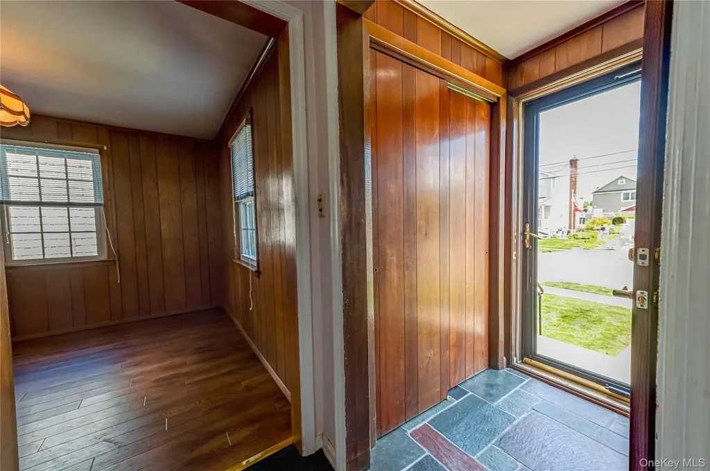 375 Latham Road Mineola NY 11501