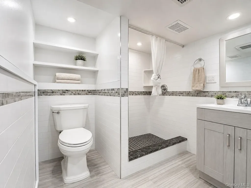 110-49 64 Road Forest Hills NY 11375