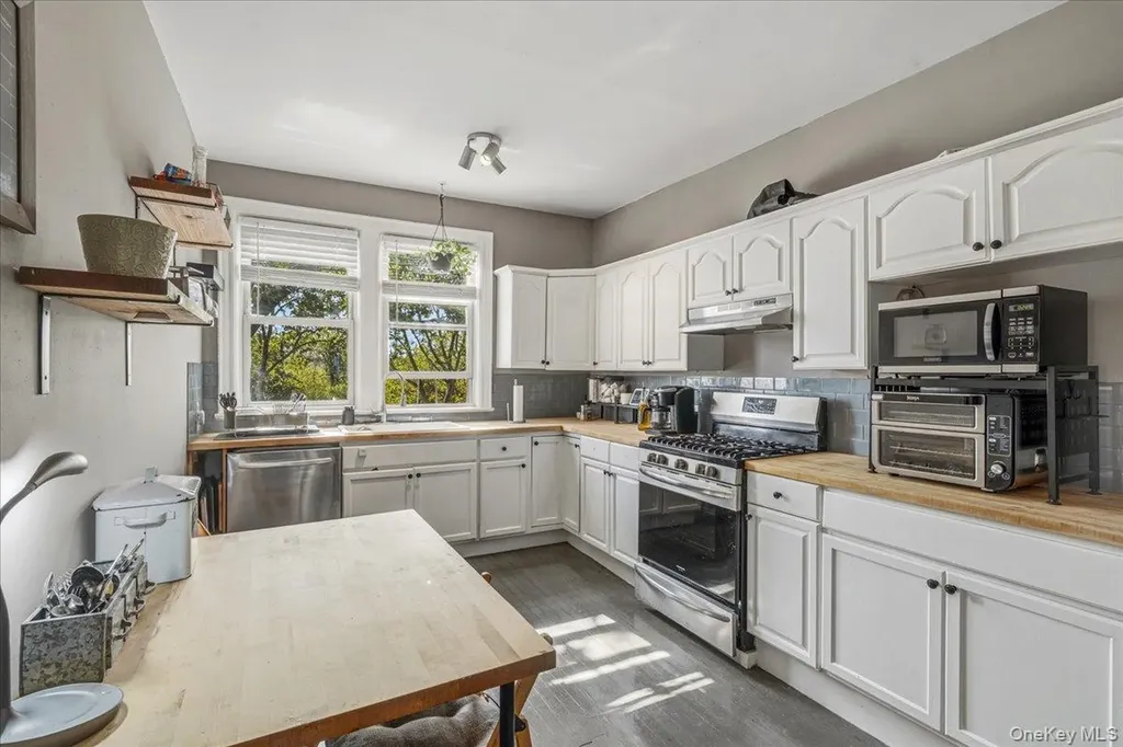70-03 37th Avenue Jackson Heights NY 11372