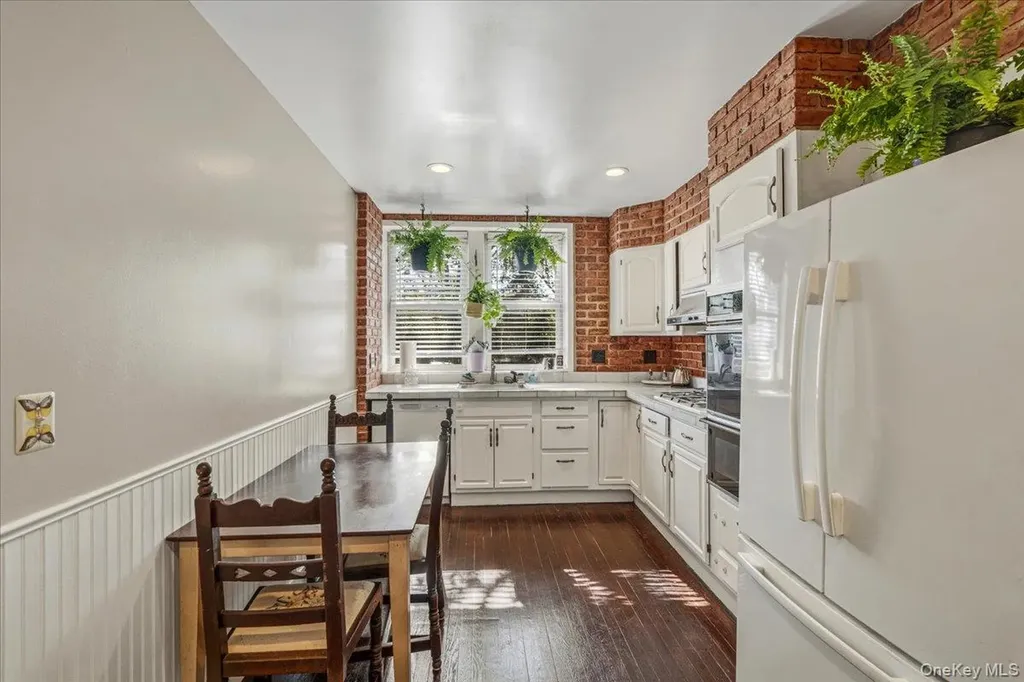 70-03 37th Avenue Jackson Heights NY 11372