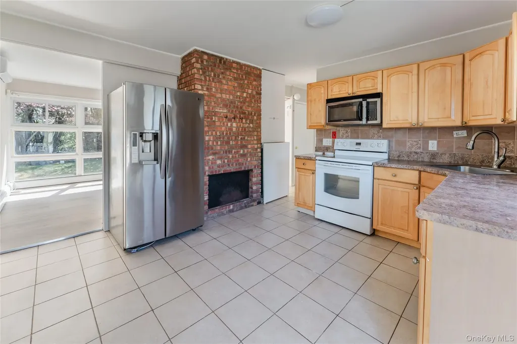71 Chimney Lane Levittown NY 11756