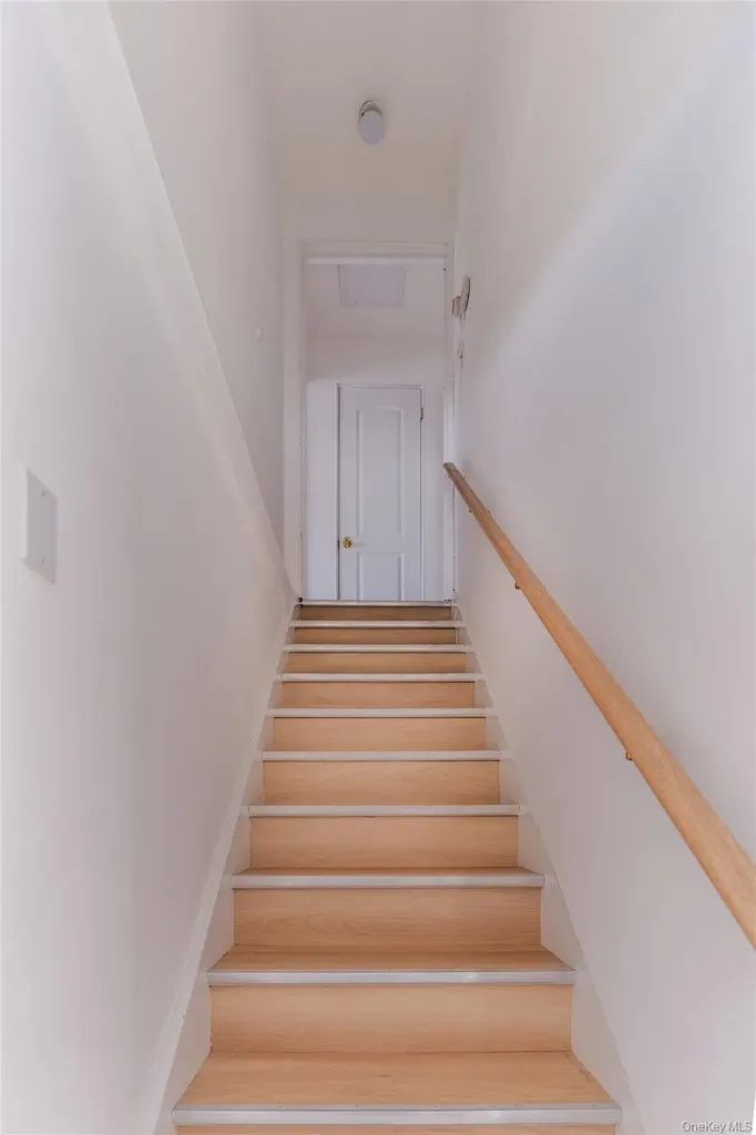 71 Chimney Lane Levittown NY 11756