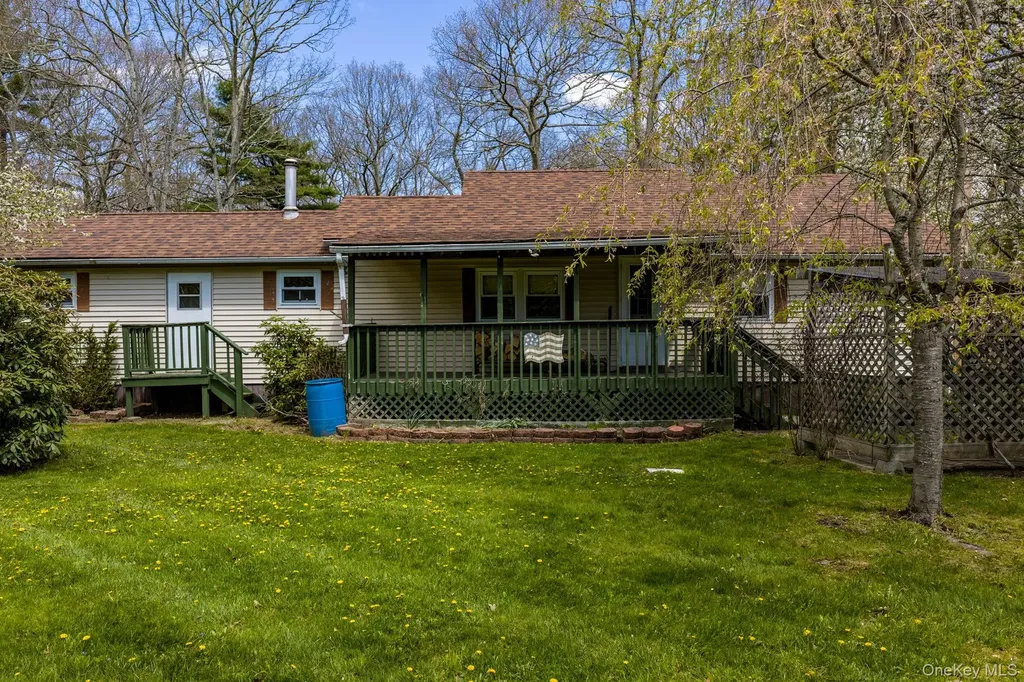 88 W Peenpack Trail Sparrowbush NY 12780
