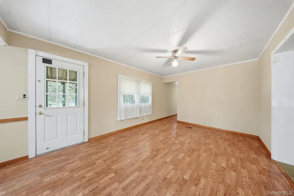 88 W Peenpack Trail Sparrowbush NY 12780