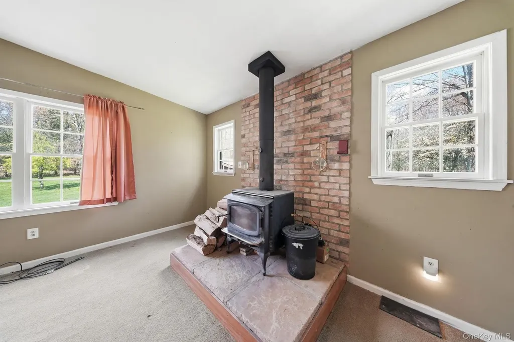 88 W Peenpack Trail Sparrowbush NY 12780