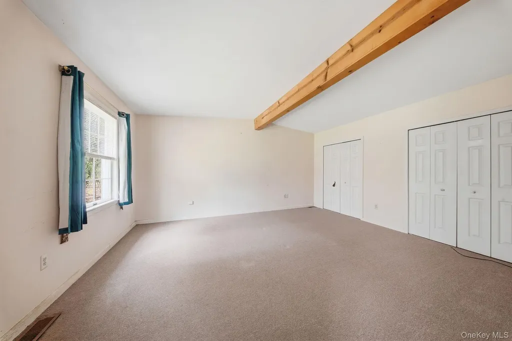 88 W Peenpack Trail Sparrowbush NY 12780