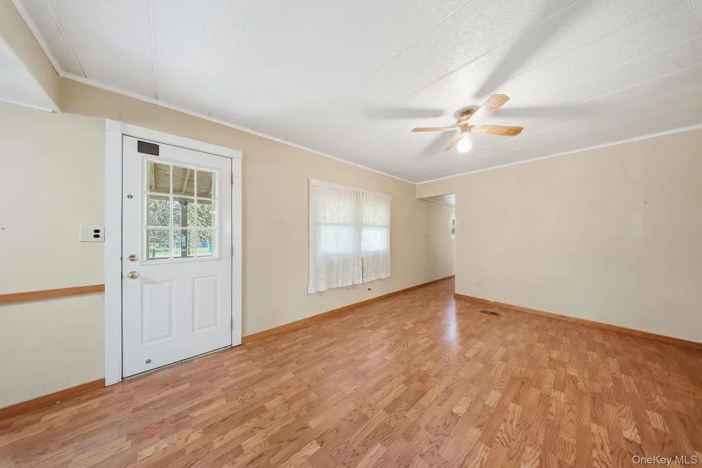 88 W Peenpack Trail Sparrowbush NY 12780