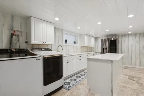 18 Matilda Court Bayport NY 11705