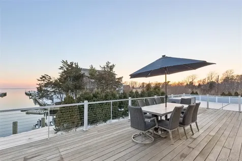 18 Matilda Court Bayport NY 11705