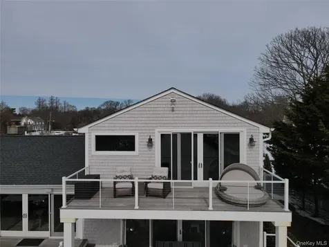 18 Matilda Court Bayport NY 11705