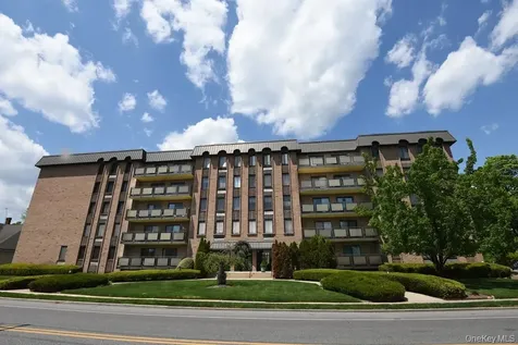 175 Maple Avenue Westbury NY 11590