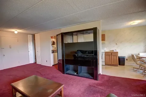 175 Maple Avenue Westbury NY 11590